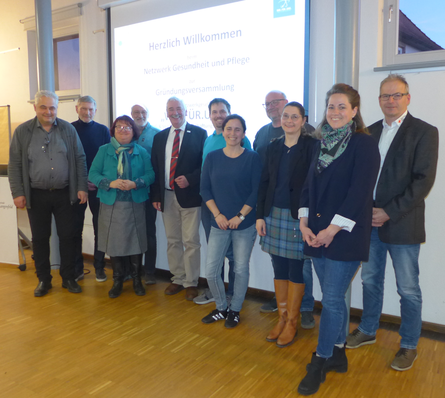 Die Stillen Gesellschafter der WIR.FÜR.UNS UG (haftungsbeschränkt) & Still und Mitglieder des Kernteams bei der Gründung der stillen Gesellschaft in der Dorflinde Langenfeld.